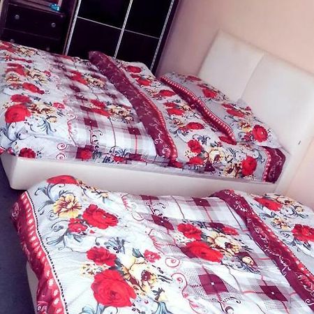 Hotel Makmur Куантан Екстериор снимка
