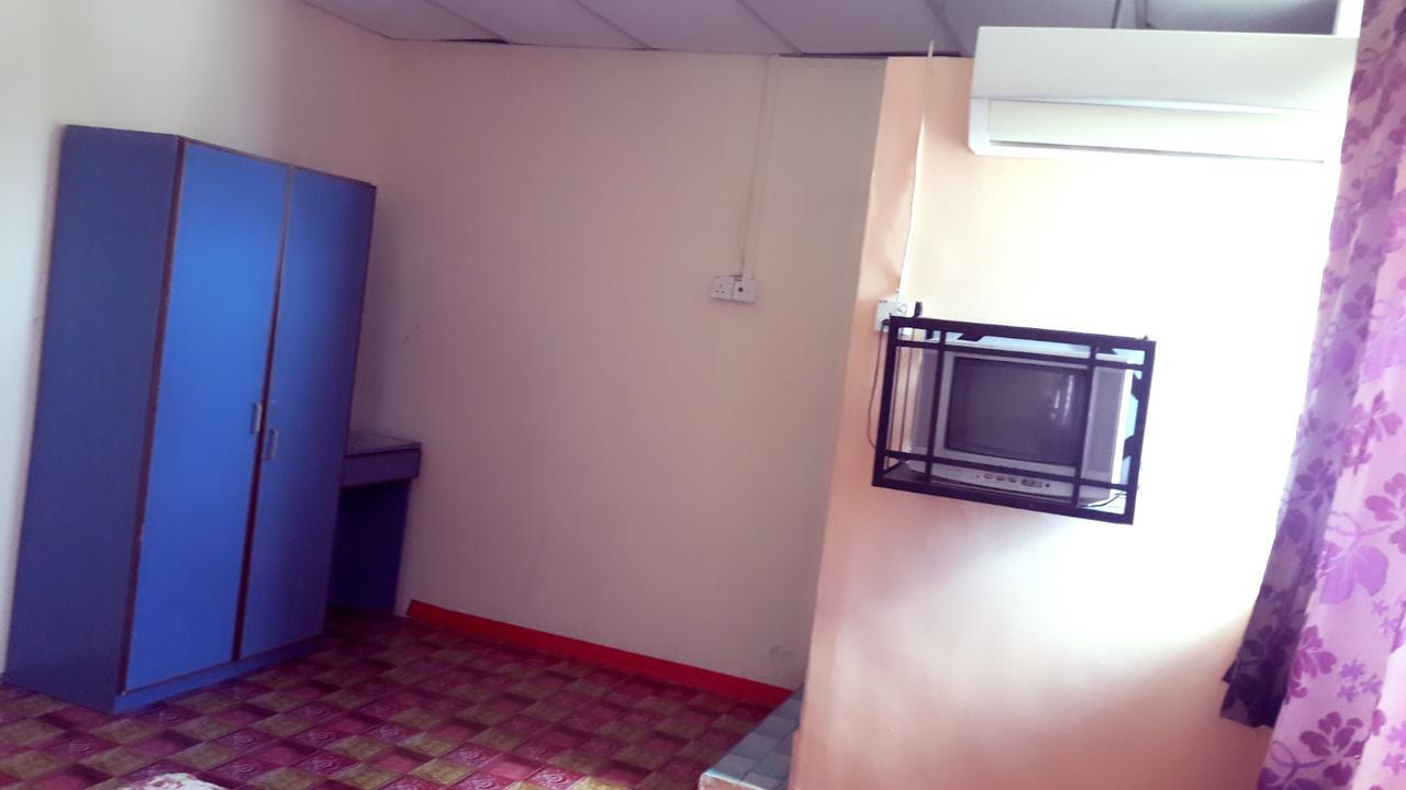 Hotel Makmur Куантан Екстериор снимка